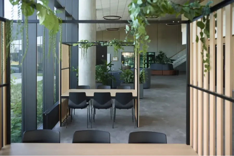 Planter med faglighed bag